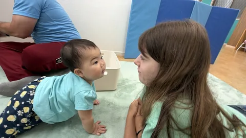 プリスクールでふれあう子どもたち